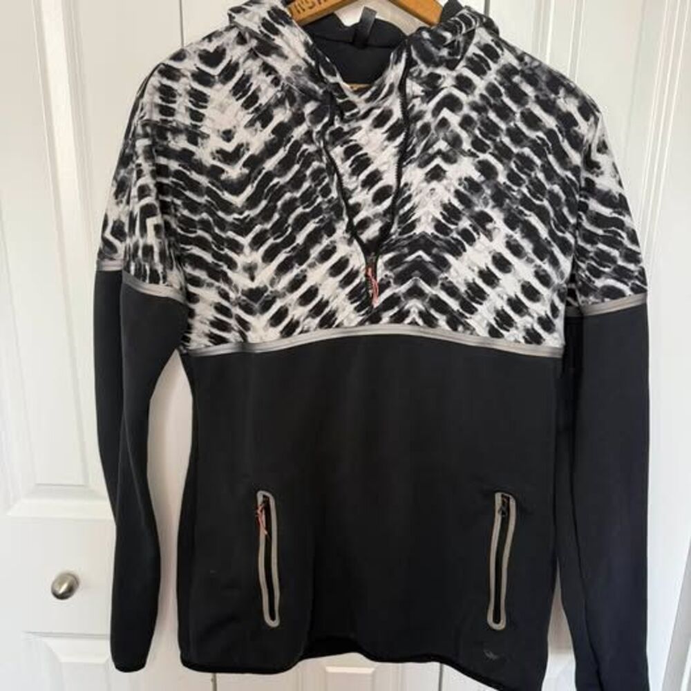 Saucony Women's 1/4 Zip Hoodie size Large